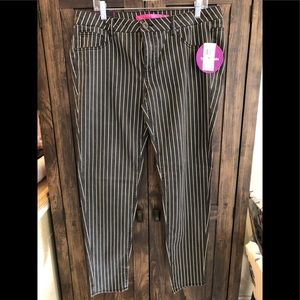 Tinseltown Black/White Striped Pant